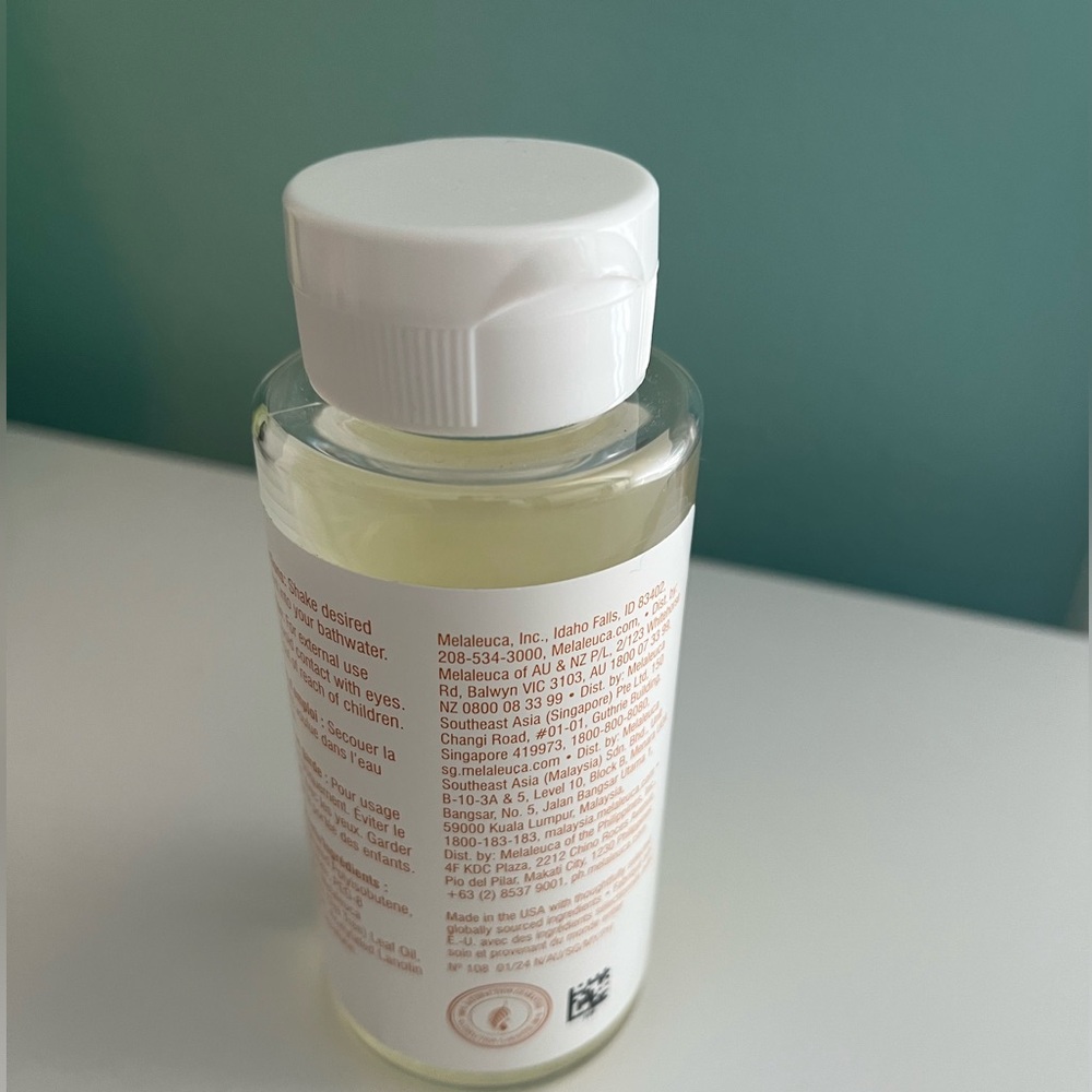 Melaleuca Renew Bath Oil - Picture 2 of 4